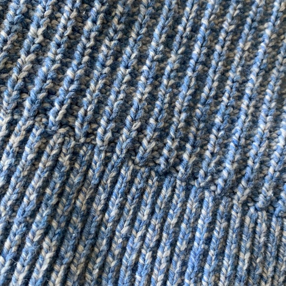 Beautiful thick knit sweater from Banana Republic - Picture 3 of 5